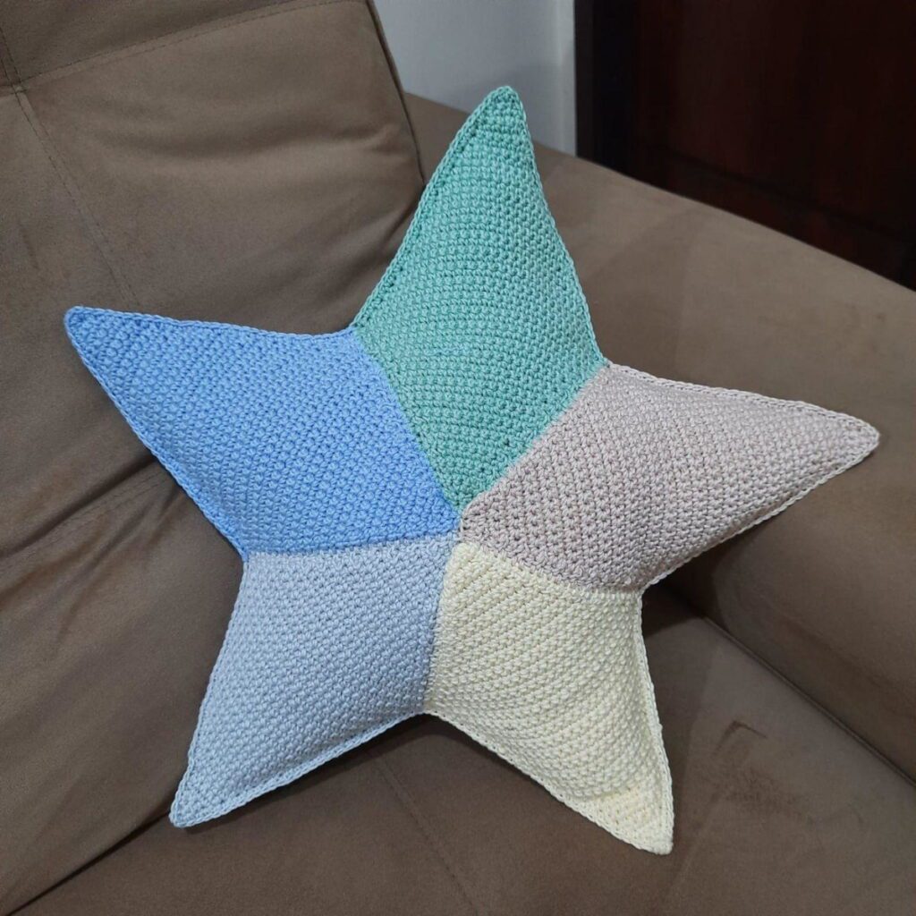 Almofada Estrela De Amigurumi
