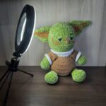 Baby Yoda Em Amigurumi - Imagem 2