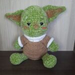 Baby Yoda Em Amigurumi - Imagem 4