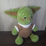 Baby Yoda Em Amigurumi - Imagem 3
