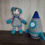 Foguete e Astronauta em Amigurumi. - Imagem 5
