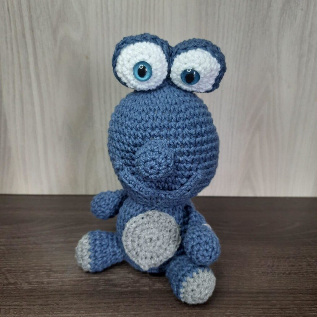 Monstrinho Azul em Amigurumi.