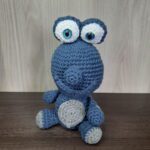 Monstrinho Azul em Amigurumi. - Imagem 1