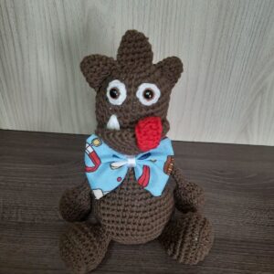 Monstrinho Marron em Amigurumi.