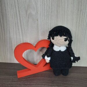 Vandinha em Amigurumi