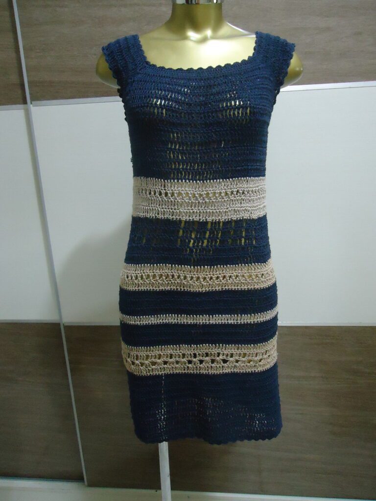 Vestido -listrado Azul – Crochê.