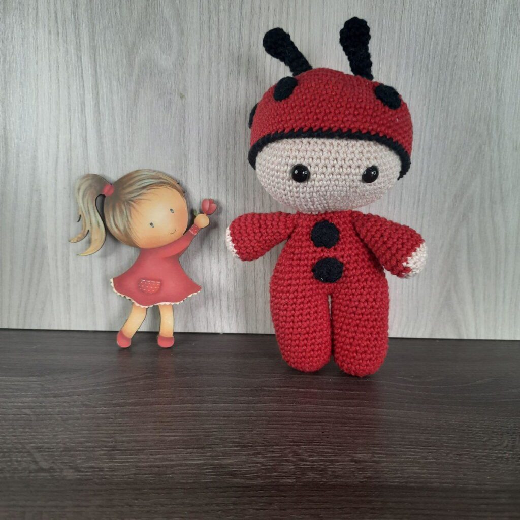 Fofolete de Joaninha em Amigurumi