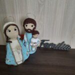 Sagrada Família em Amigurumi. - Imagem 1