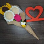 Buquê de Flores e Abelhinha - Imagem 4