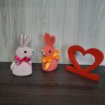 Coelhinho Sentado em Amigurumi. - Imagem 4