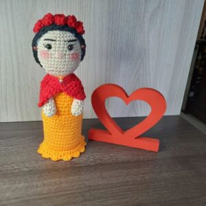 Frida Kahlo em Amigurumi