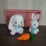 Mamãe Coelha e Coelhinho em Amigurumi - Imagem 2