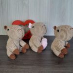 Capivara Apaixonada em Amigurumi - Imagem 3
