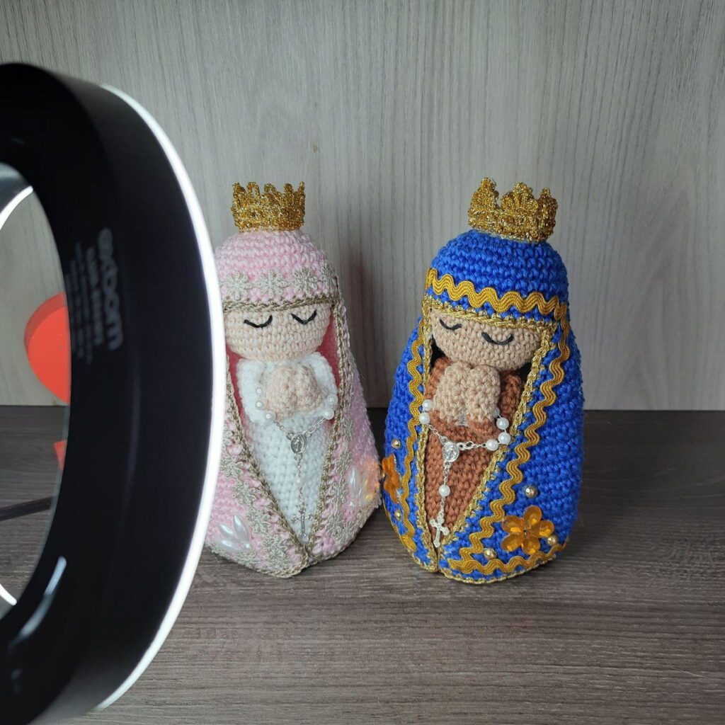 Dupla de Santinhas em Amigurumi