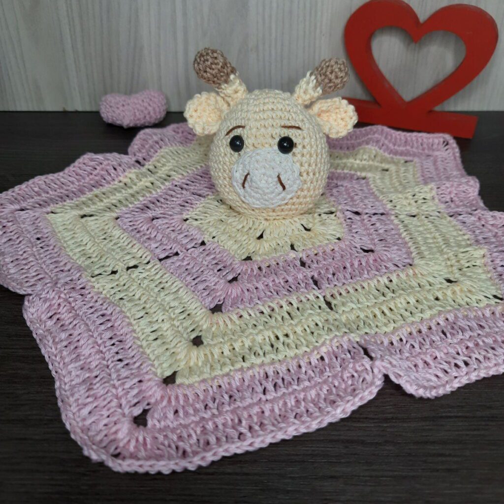 Naninha de Girafa em Amigurumi.