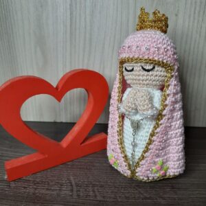 Santinha em Amigurumi