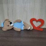 Urso de Jardineira em Amigurumi. - Imagem 5