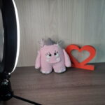Monstrinha Rosa em Amigurumi. - Imagem 3