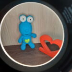 Monstrinho Azul em Amigurumi. - Imagem 5