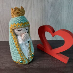 Santinha em Amigurumi