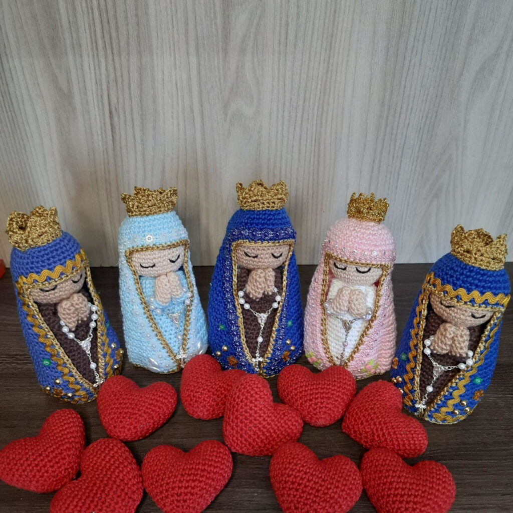 Santinhas em Amigurumi