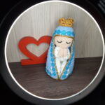 Santinha em Amigurumi - Imagem 1