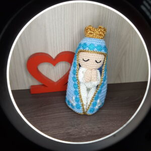 Santinha em Amigurumi