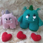 Casal de Monstrinhos em Amigurumi - Imagem 2