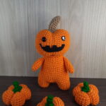 Cabeça de Abóbora e Sua Abobrinhas em Amigurumi - Imagem 2