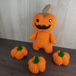 Cabeça de Abóbora e Sua Abobrinhas em Amigurumi - Imagem 3