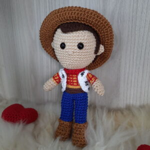 Xerife Woody Pride em Amigurumi