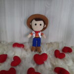 Xerife Woody Pride em Amigurumi - Imagem 2