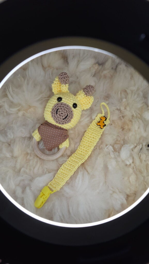 Kit Chocalho e Prendedor de Chupeta em Amigurumi