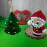 Papai Noel e Árvore de Natal em Amigurumi - Imagem 3