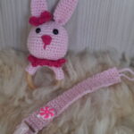 Kit Chocalho e Prendedor de Chupeta de Coelhinha - Imagem 3