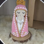 Santinha em Amigurumi - Imagem 1