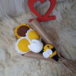 Buquê de Flores e Abelhinha - Imagem 3