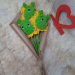 Buquê Girassol do Sherek em Amigurumi - Imagem 2