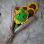 Buquê Girassol do Shrek em Amigurumi - Imagem 3