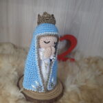 Santinha Manto Azul em Amigurumi - Imagem 3