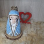 Santinha Manto Azul em Amigurumi - Imagem 4