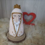 Santinha Manto Rosa em Amigurumi - Imagem 2