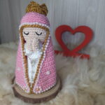 Santinha Manto Rosa em Amigurumi - Imagem 2