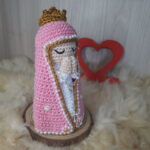 Santinha Manto Rosa em Amigurumi - Imagem 4