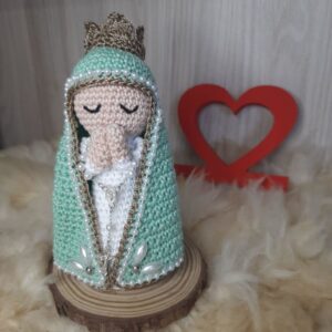 Santinha Manto Verde em Amigurumi