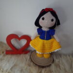 Branca de Neve em Amigurumi. - Imagem 1