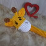 Capa de Estetoscópio Girafa em Amigurumi - Imagem 2