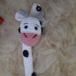 Capa de Estetoscópio Vaquinha em Amigurumi. - Imagem 3