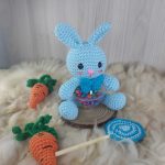 Coelhinho Porta Doces em Amigurumi - Imagem 5