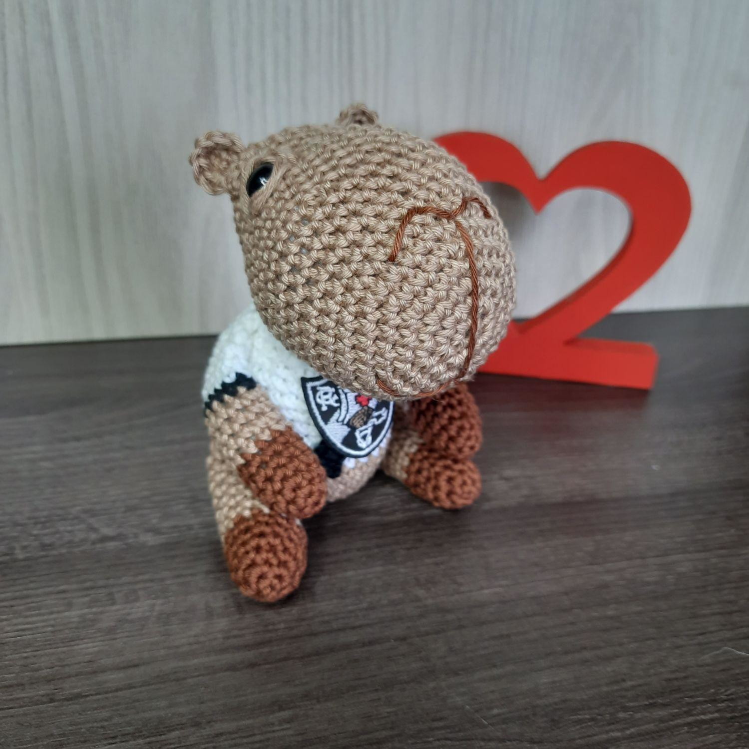 Capivara do Vasco em Amigurumi.